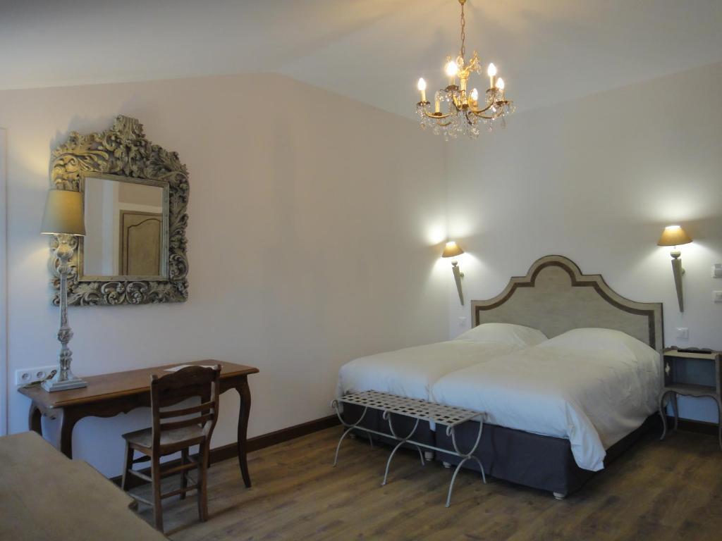 Les Terres De Saint Hilaire Bed & Breakfast Ollieres Room photo